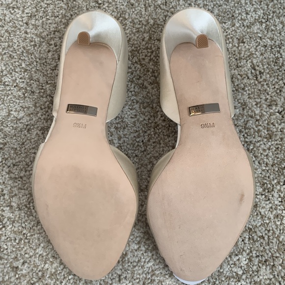 NIB Badgley Mischka size 9 1/2 special occasion heels, ivory satin, new & unworn - Picture 4 of 6